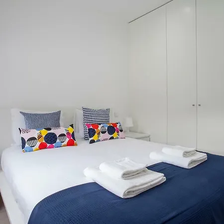 Lvg Scca - Red Apartment *